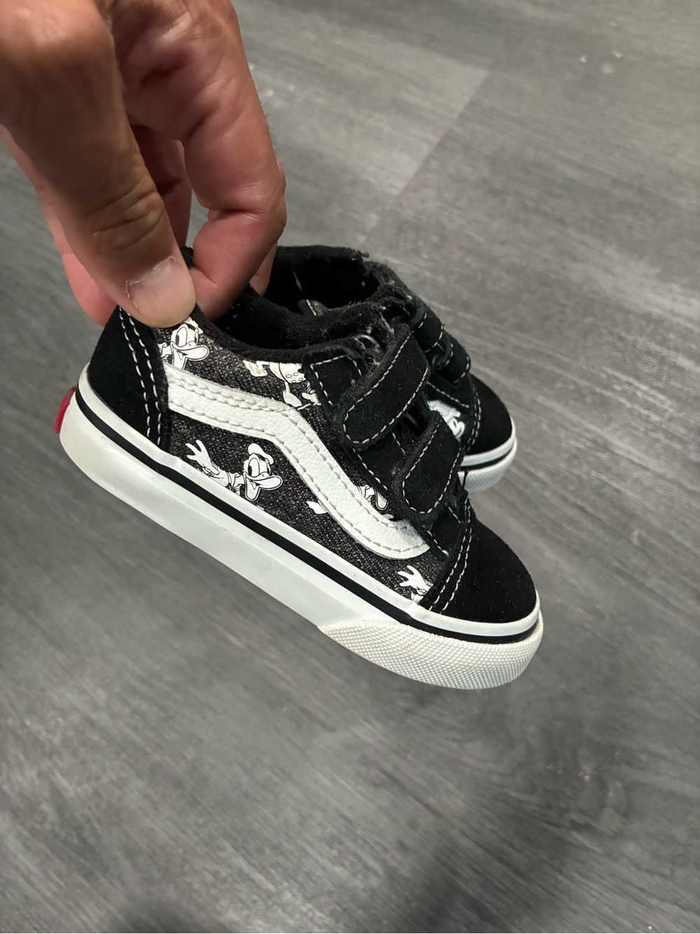 Vans Kids Black & White Donald Duck Old Skool V Velcro Sneakers